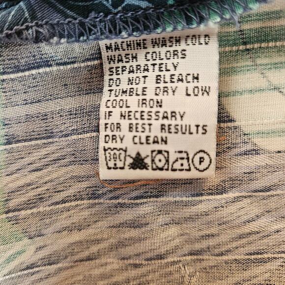 Men's 100% Silk Shirt, Relax Fit, Size Medium - Picture 4 of 9